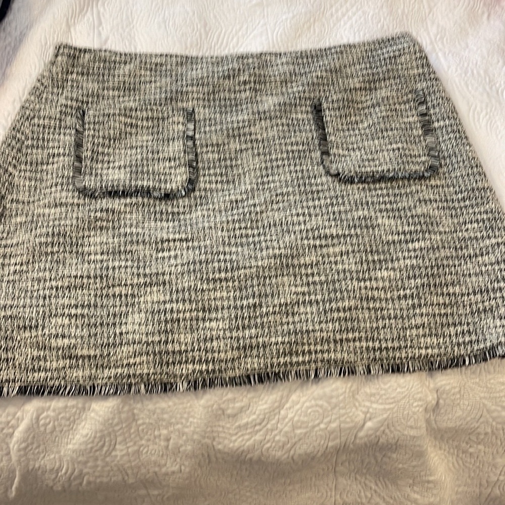 NWOT Women’s Loft Black and White Tweed Skirt